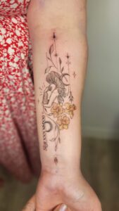 12 Symbolic Birth Flower Tattoo Ideas (Deep Meaning Guide)